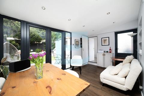 3 bedroom apartment for sale, Tithe Close, Mill Hill, London, NW7