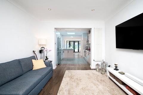 3 bedroom apartment for sale, Tithe Close, Mill Hill, London, NW7