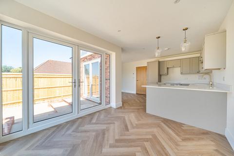 3 bedroom detached house for sale, Swanwick Lane, Swanwick, Southampton, Hampshire, SO31