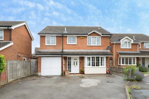 4 bedroom detached house for sale, Ayres Close, Aylesbury