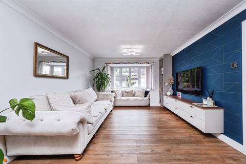 4 bedroom detached house for sale, Ayres Close, Aylesbury