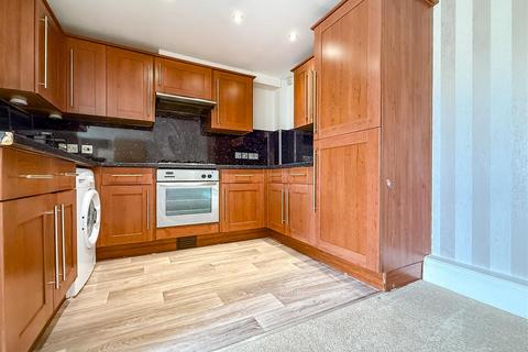 2 bedroom flat for sale, Jubilee Avenue, Portsmouth