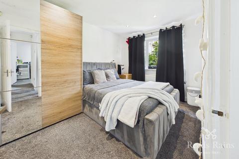 3 bedroom detached house for sale, Hall Court, Knottingley WF11