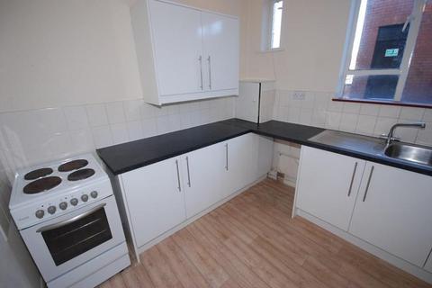 3 bedroom flat to rent, Wye Street, Buxton
