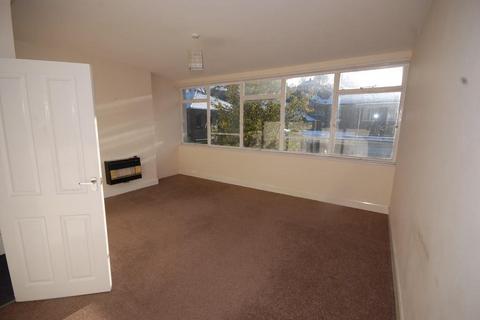 3 bedroom flat to rent, Wye Street, Buxton