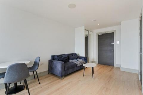 Studio to rent, Mercantile House, Market Square, Uxbridge, UB8