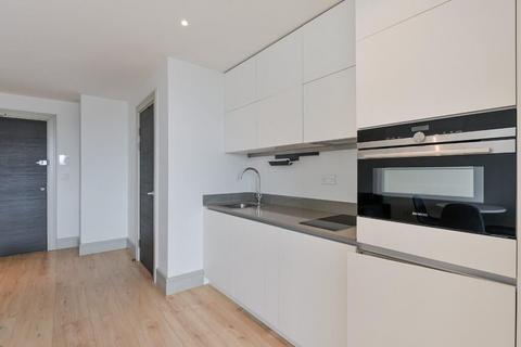 Studio to rent, Mercantile House, Market Square, Uxbridge, UB8