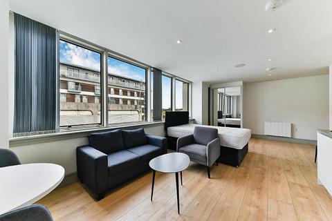 Studio to rent, Mercantile House, Market Square, Uxbridge