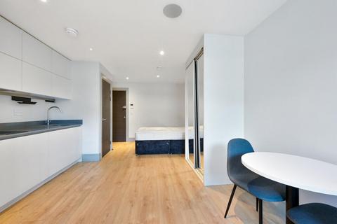 Studio to rent, Mercantile House, Market Square, Uxbridge, Hillingdon