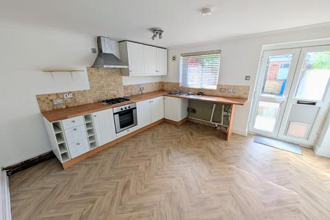 2 bedroom terraced house to rent, Oakley Street, Newport,