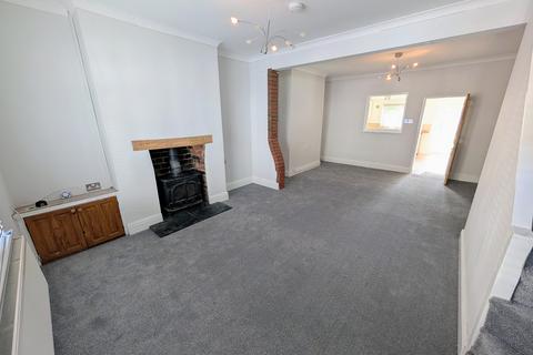2 bedroom terraced house to rent, Oakley Street, Newport,
