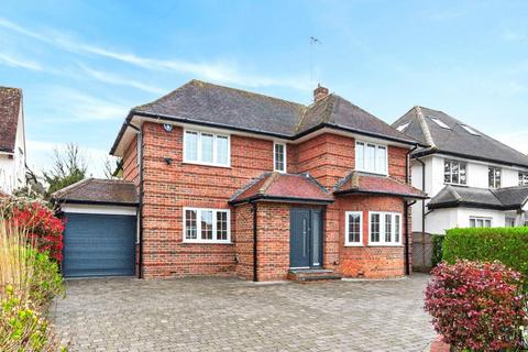 4 bedroom detached house to rent, Bradmore Way, Brookmans Park, Hertfordshire, AL9