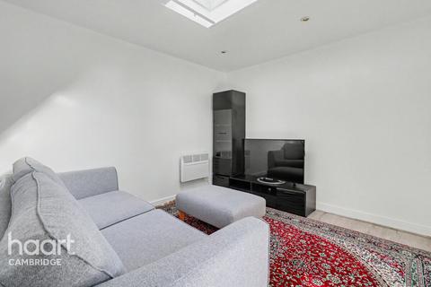 Studio to rent, Peverel Road, CAMBRIDGE