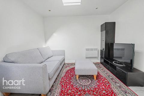 Studio to rent, Peverel Road, CAMBRIDGE