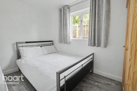 Studio to rent, Peverel Road, CAMBRIDGE