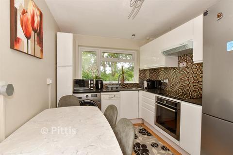 2 bedroom maisonette for sale, Venner Avenue, Cowes PO31