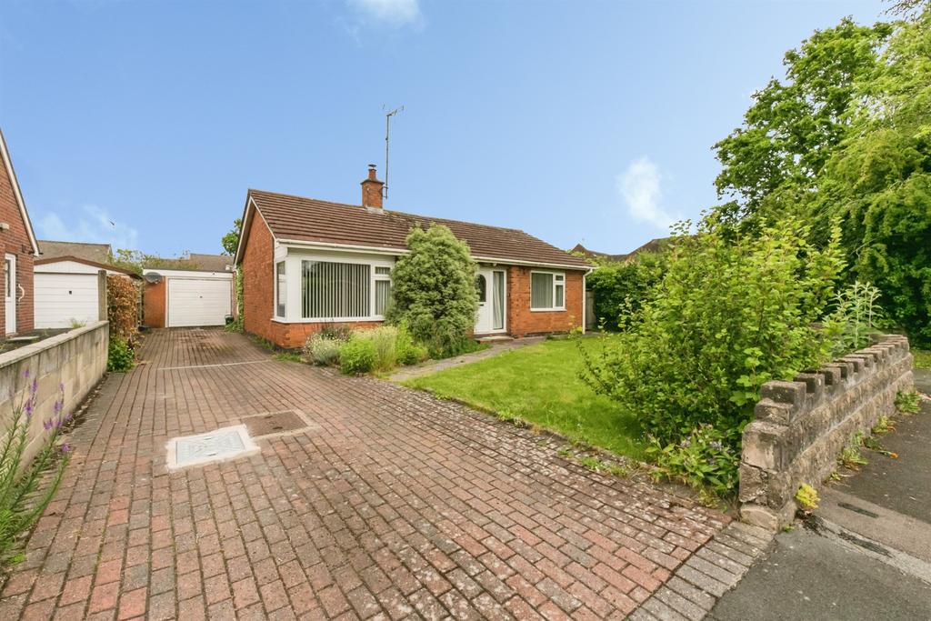 2 bedroom detached bungalow for sale