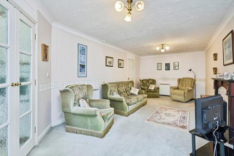 2 bedroom apartment for sale, Pendene Court, Wolverhampton WV4