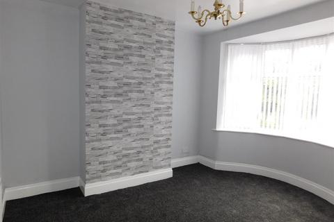 3 bedroom semi-detached house to rent, Blackley New Road, Manchester