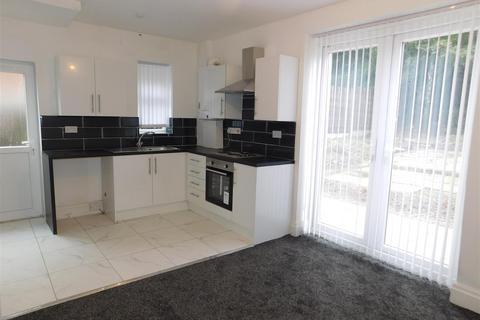 3 bedroom semi-detached house to rent, Blackley New Road, Manchester