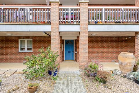 2 bedroom apartment for sale, Crowstone Road, Westcliff-on-sea, SS0