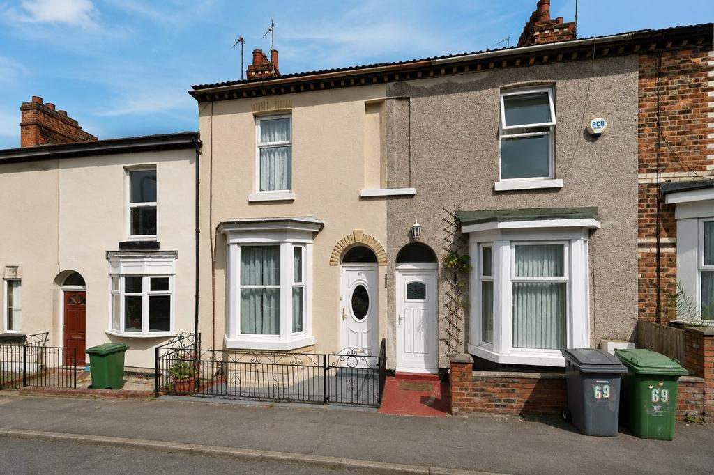 2 bedroom terraced house for sale