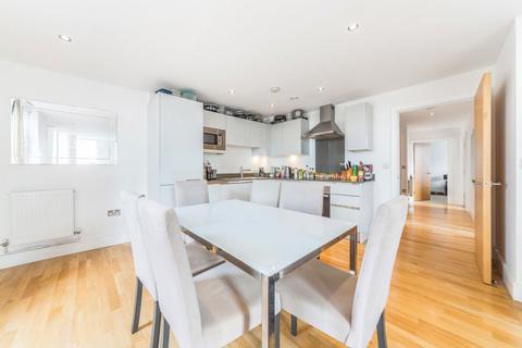 3 bedroom flat to rent, Seager Place, London SE8