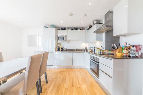 3 bedroom flat to rent, Seager Place, London SE8