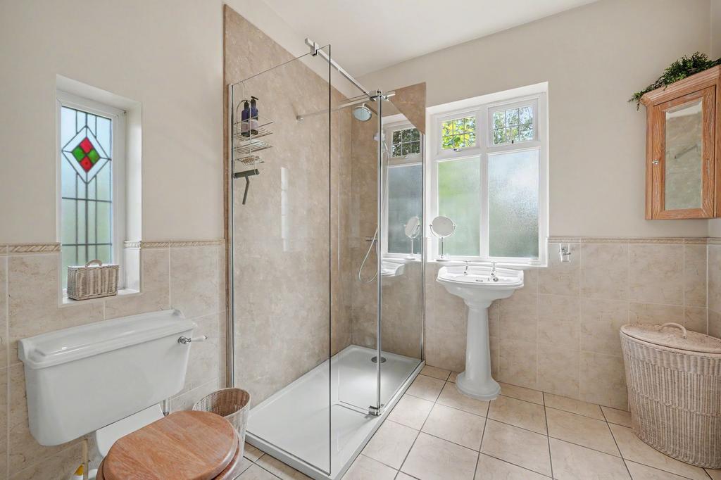 Bedroom 1 ensuite