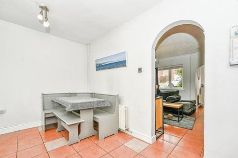 2 bedroom semi-detached house for sale, Highgrove Close, Calne