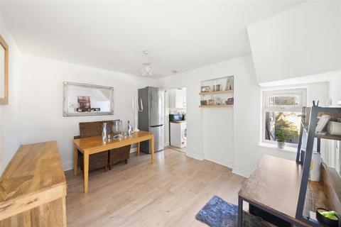 3 bedroom semi-detached house for sale, Jonson Close, Hayes UB4