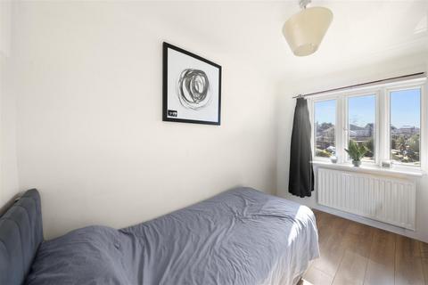 3 bedroom semi-detached house for sale, Jonson Close, Hayes UB4
