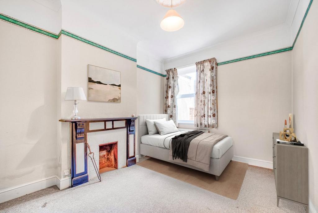 Bedroom, fireplace