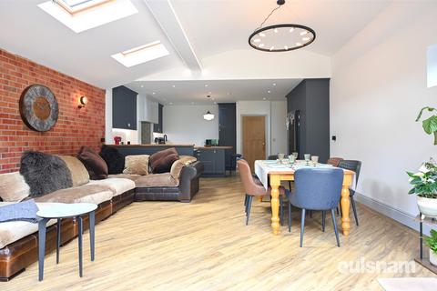 4 bedroom semi-detached house for sale, Wolverhampton Road, Oldbury, West Midlands, B68