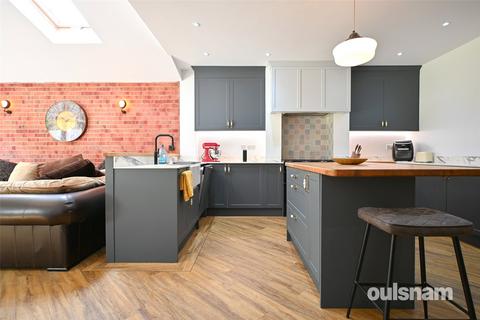 4 bedroom semi-detached house for sale, Wolverhampton Road, Oldbury, West Midlands, B68
