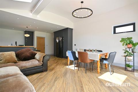 4 bedroom semi-detached house for sale, Wolverhampton Road, Oldbury, West Midlands, B68