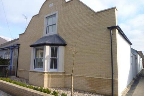 2 bed terraced house for rent in Frenchs Road, Cambridge, CB4