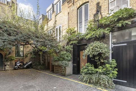 undefined, Lucerne Mews, London W8