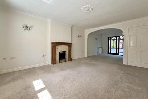 3 bedroom terraced house for sale, Woodfield, Belbroughton, Worcs