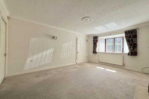 3 bedroom terraced house for sale, Woodfield, Belbroughton, Worcs