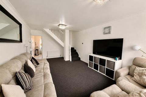 2 bedroom terraced house for sale, The Links, Manchester