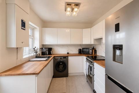 2 bedroom terraced house for sale, The Links, Manchester