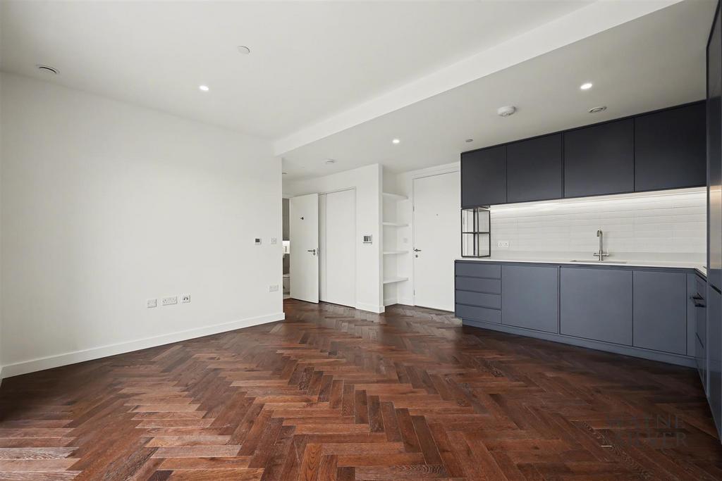 Apartment in London - More