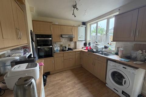 3 bedroom terraced house to rent, Charter Avenue, Coventry, CV4