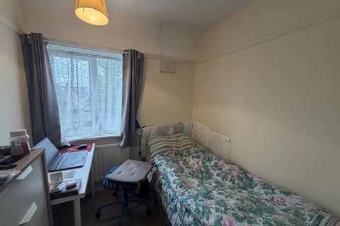 3 bedroom terraced house to rent, Charter Avenue, Coventry, CV4