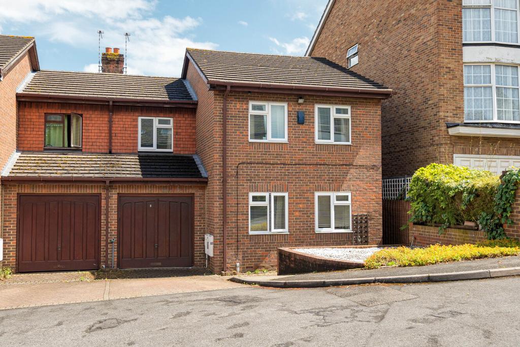 Detached house exterior, driveway, garage