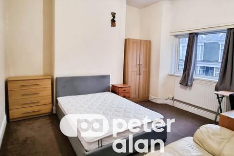 1 bedroom in a house share to rent, King Edwards Road, SWANSEA, SA1