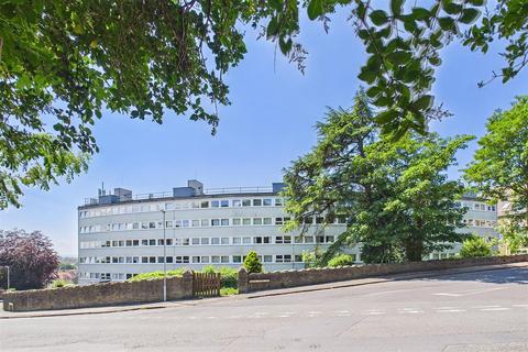 2 bedroom flat for sale, Convenient location close to Clevedon Town Centre