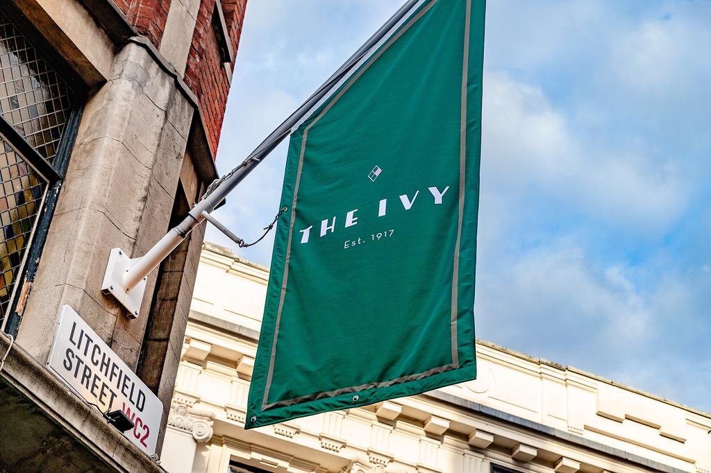 Ivy flag Litchfield St