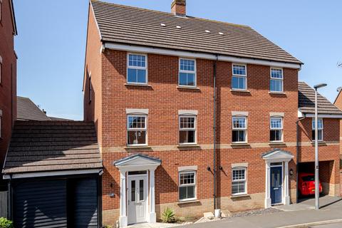 4 bedroom semi-detached house for sale, Summerlin Drive, Woburn Sands, Milton Keynes, MK17